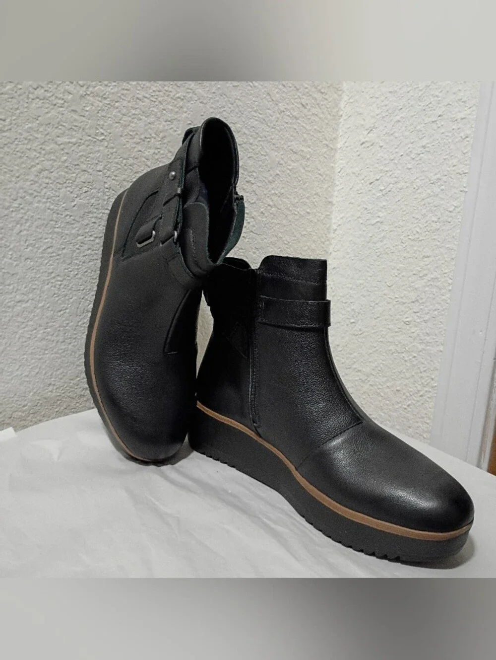 NWOB Clark Black Zylahfaye Wedge Ankle Booties with Strap Detail Size 9.5